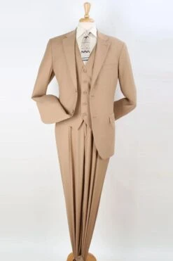 "Classic Fit Men's Vested Suit With Two-Button Pleated Pants In Camel"
